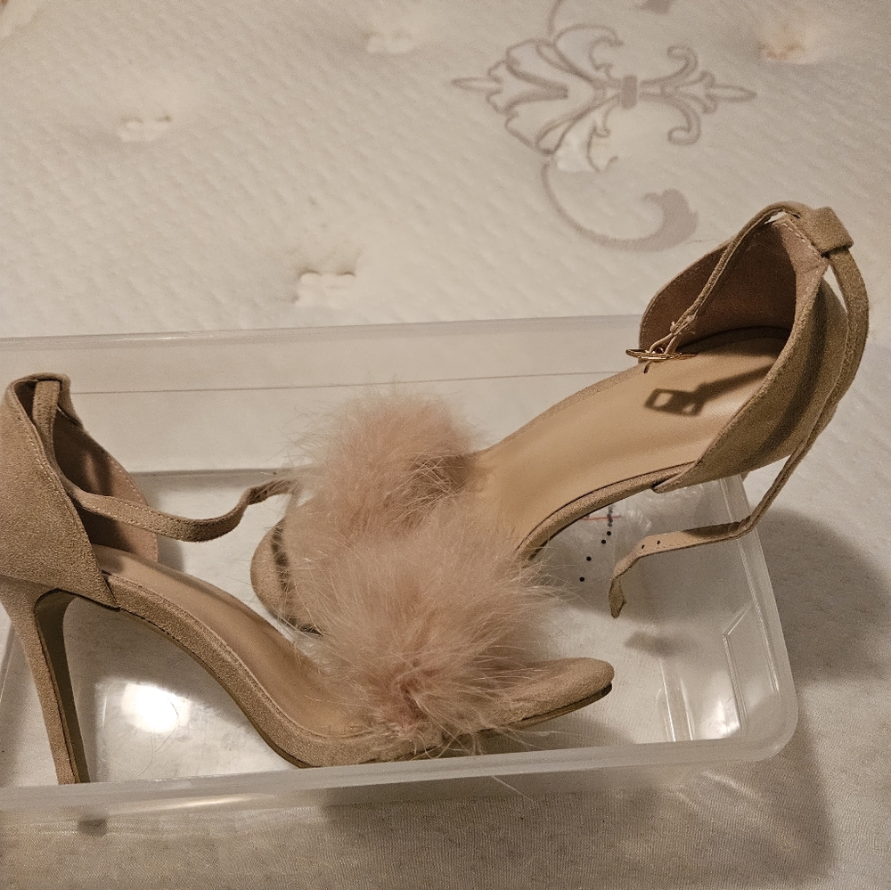 Woman shoes